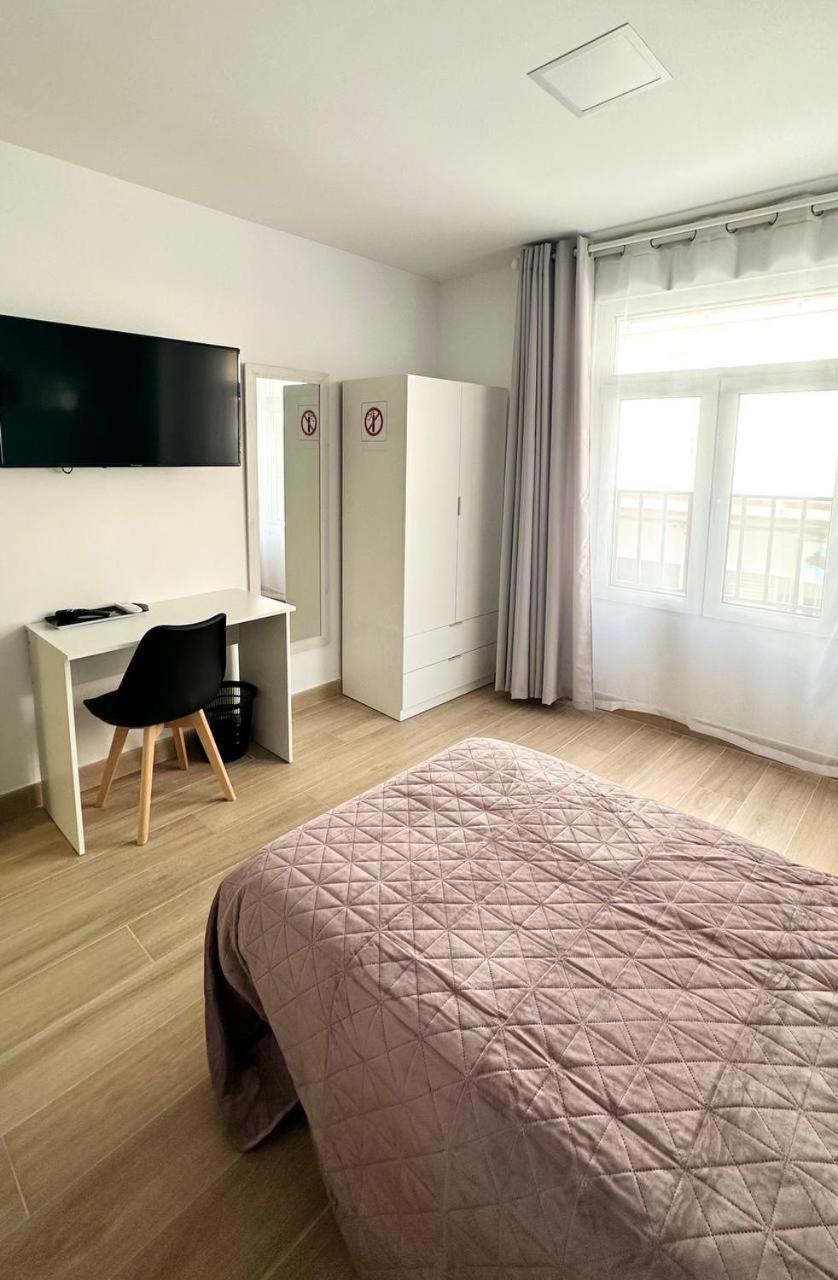 Pension Alicante Bergez エクステリア 写真