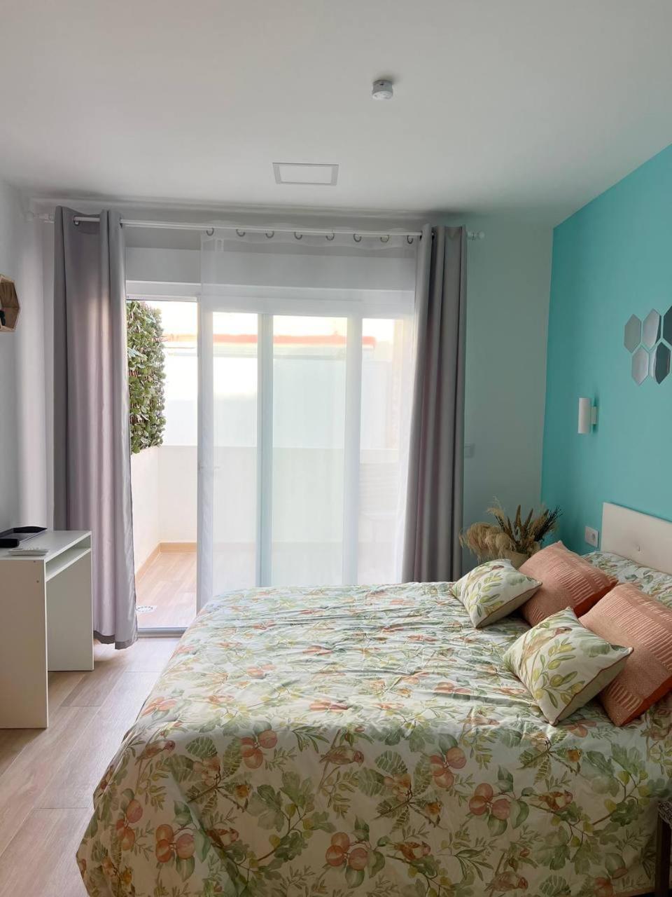 Pension Alicante Bergez エクステリア 写真